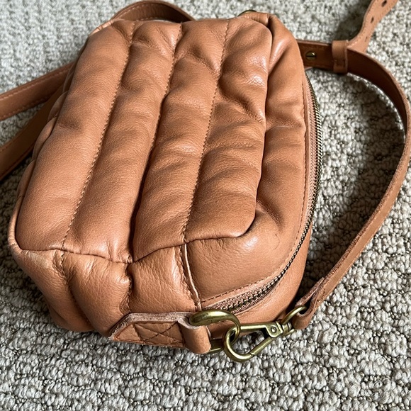 Madewell the transport camera bag puff edition - Picture 9 of 9